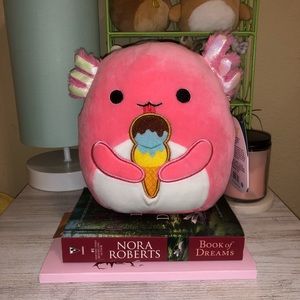 7.5” archie axolotl squishmallow